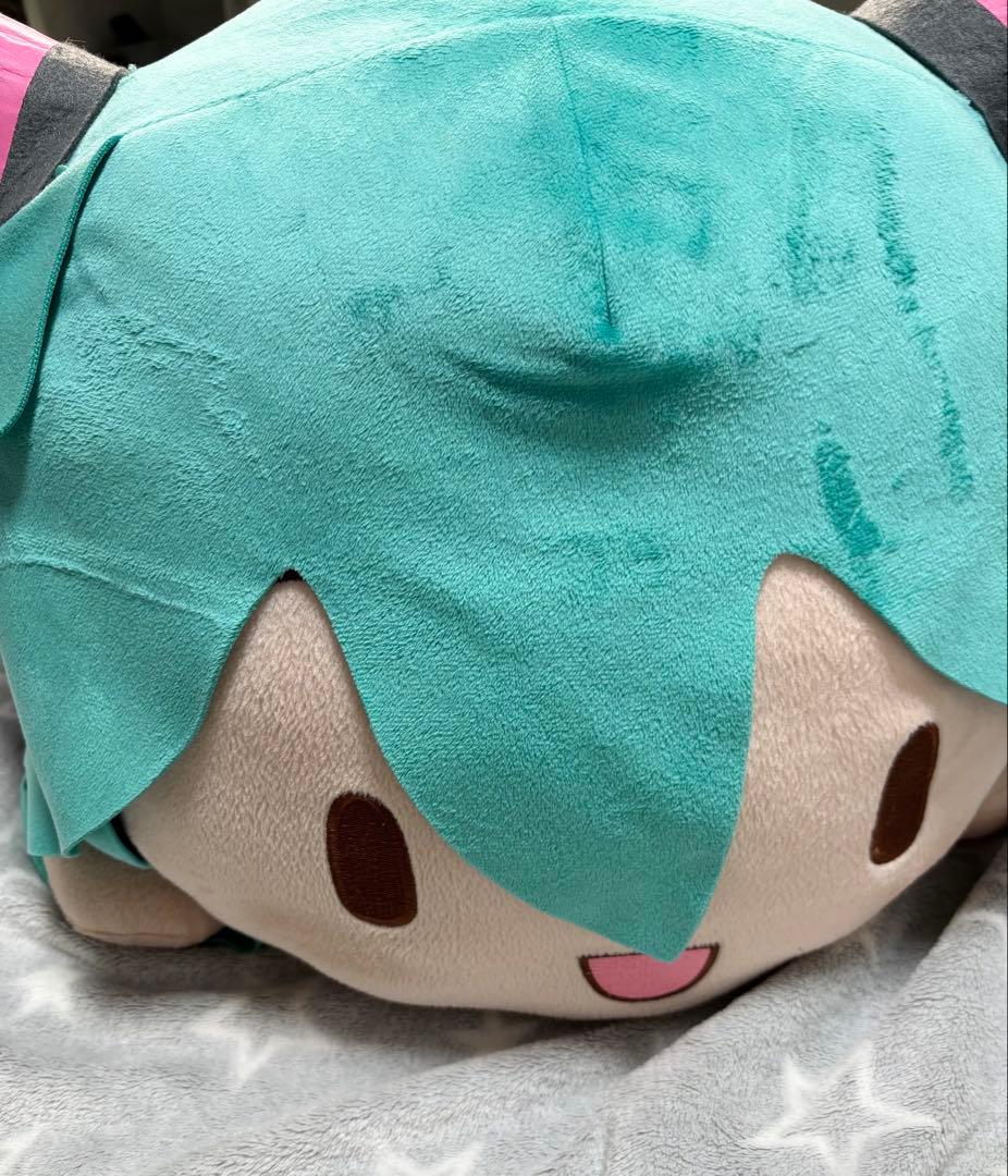 初音ミク 寝そべり 特大ぬいぐるみ