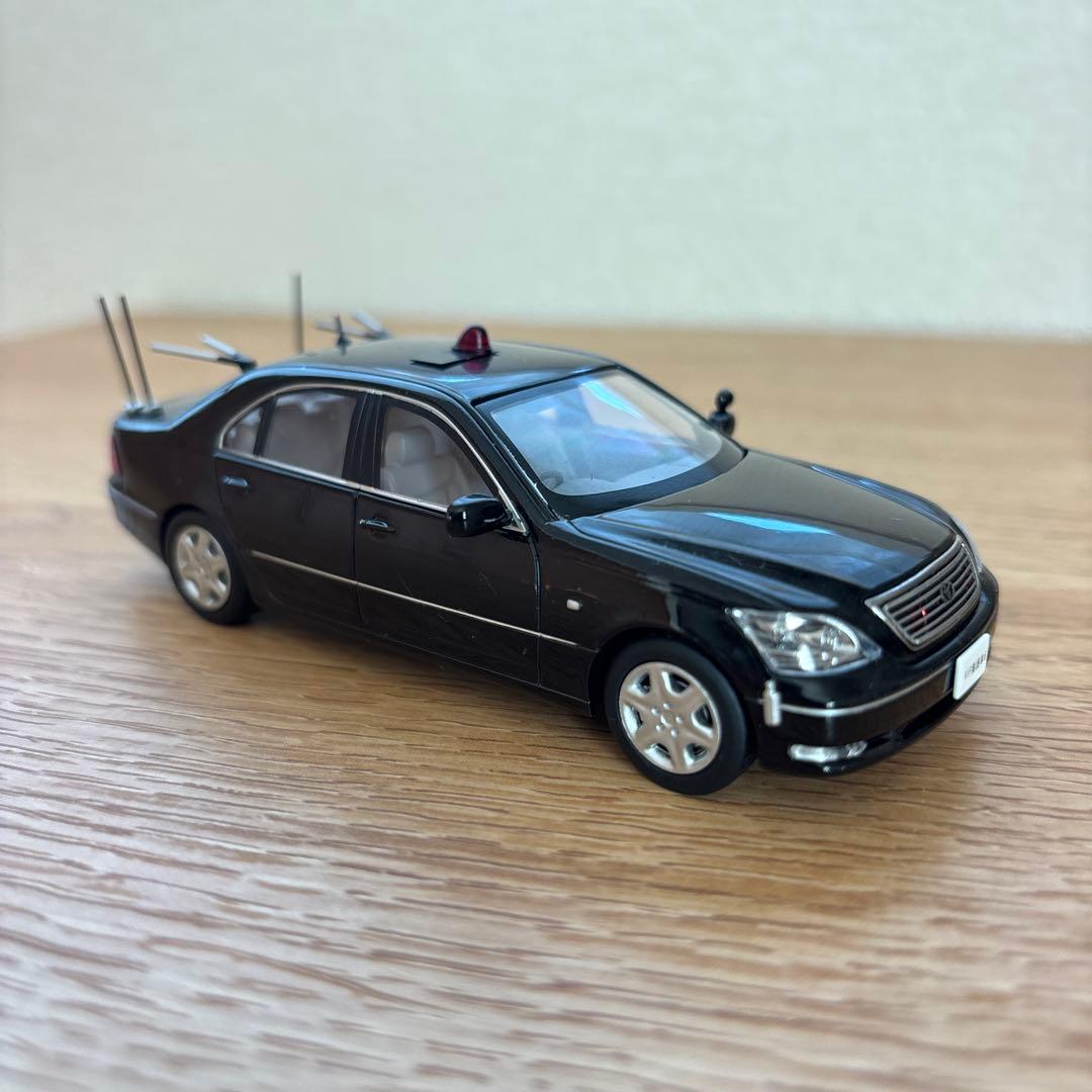 1/43セルシオ警護車