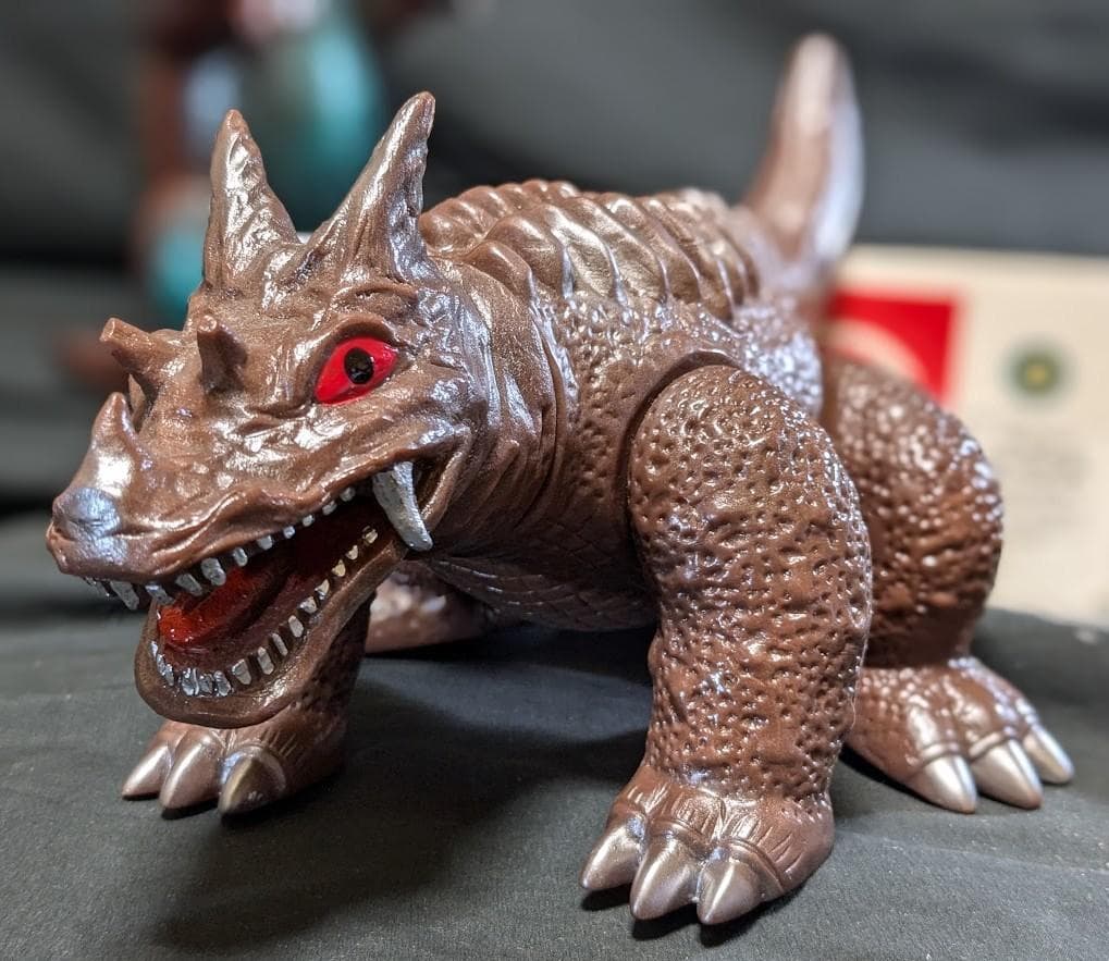 パゴス四足歩行版・ネロンガ（マルサン）ソフビフィギュア２体セット