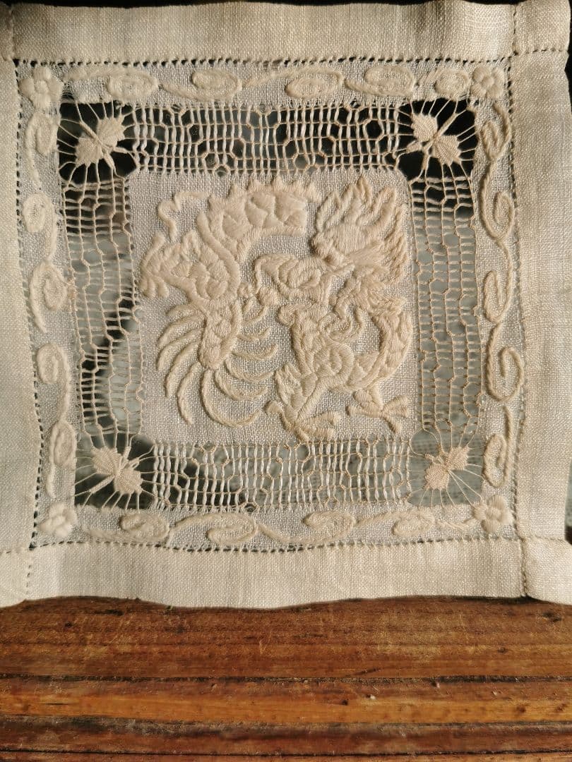 アンティーク 龍のエンブロイダリー 蝶のドローンワークレース シノワズリドイリー