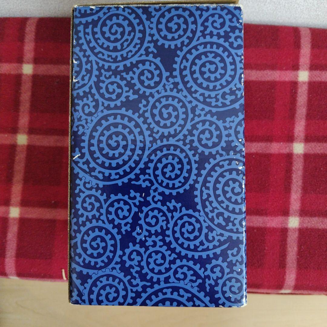 JP（空き瓶） ウイスキー白州１２年　有田焼染付蛸唐草寅文筒型瓶　箱付き