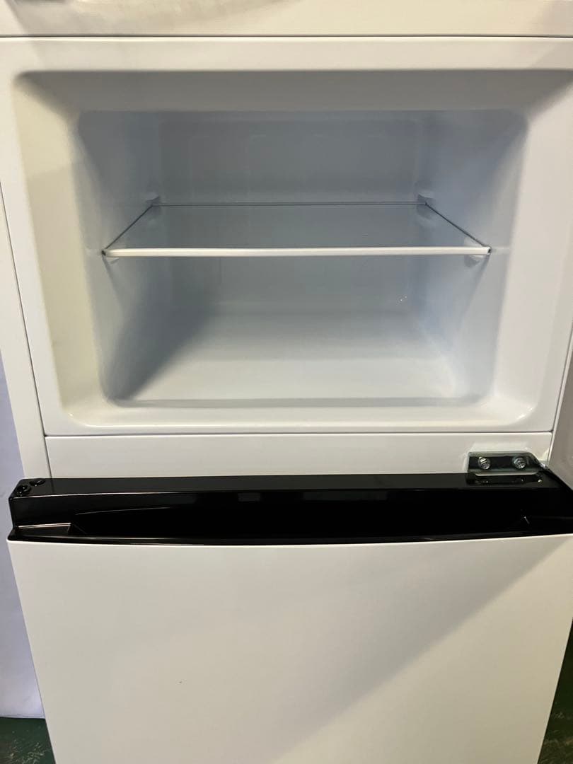 10h59 Hisense 120L 冷凍冷蔵庫 HR-B12E2W 2023年