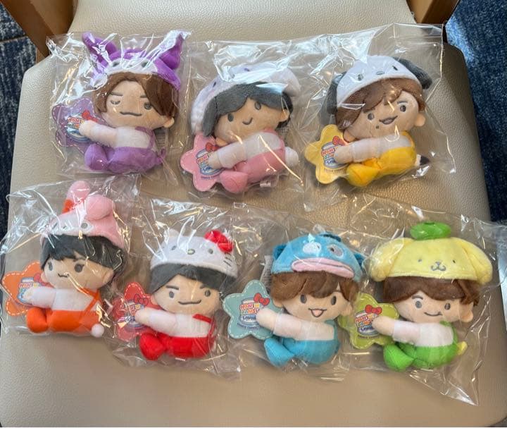 なにわ男子×サンリオ  マスコットクリップ