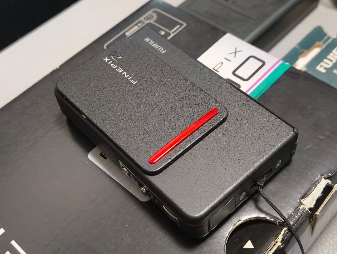 デジタルカメラ FUJIFILM Z300