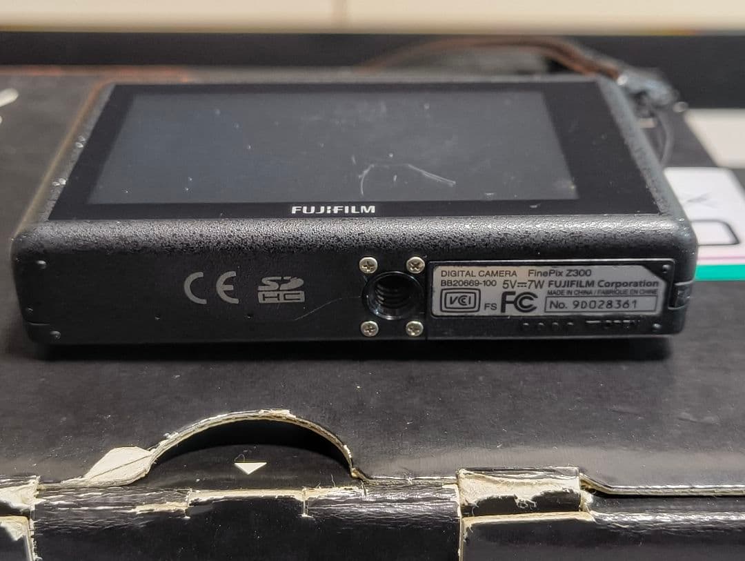 デジタルカメラ FUJIFILM Z300