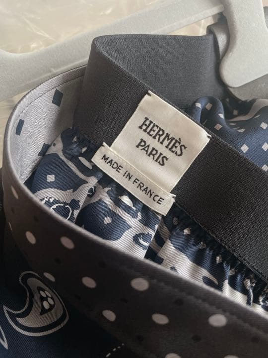 新品未使用Hermes フリュイドスカート 《宮廷の馬具・バンダナ》プリント