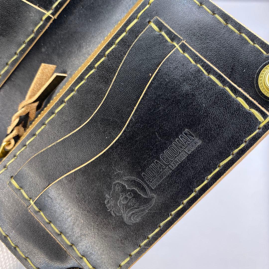 折らずお札収納 真鍮 丘染めブラックの無骨トラッカーウォレット