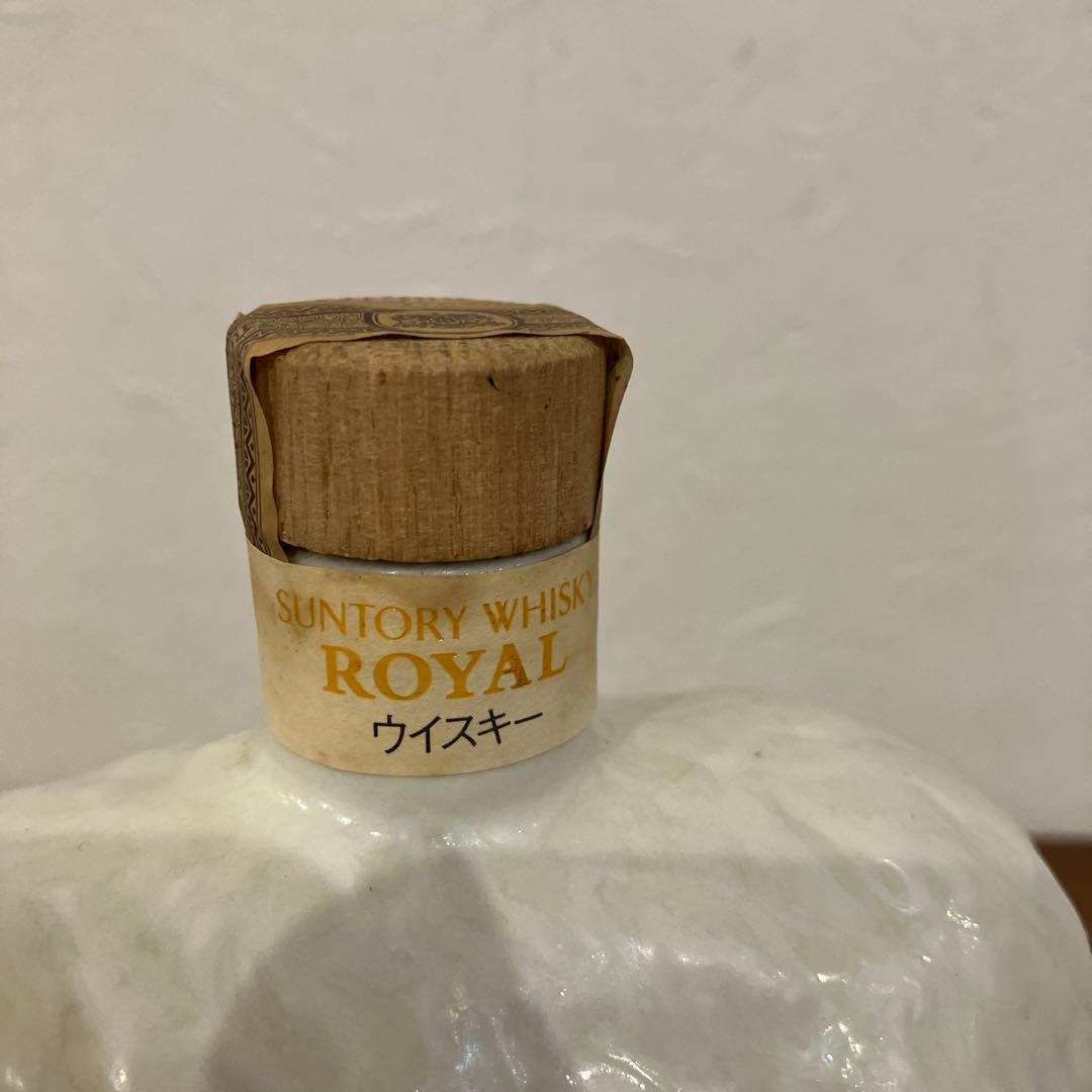未開封　サントリーウイスキー ロイヤル　600ml アルコール43%