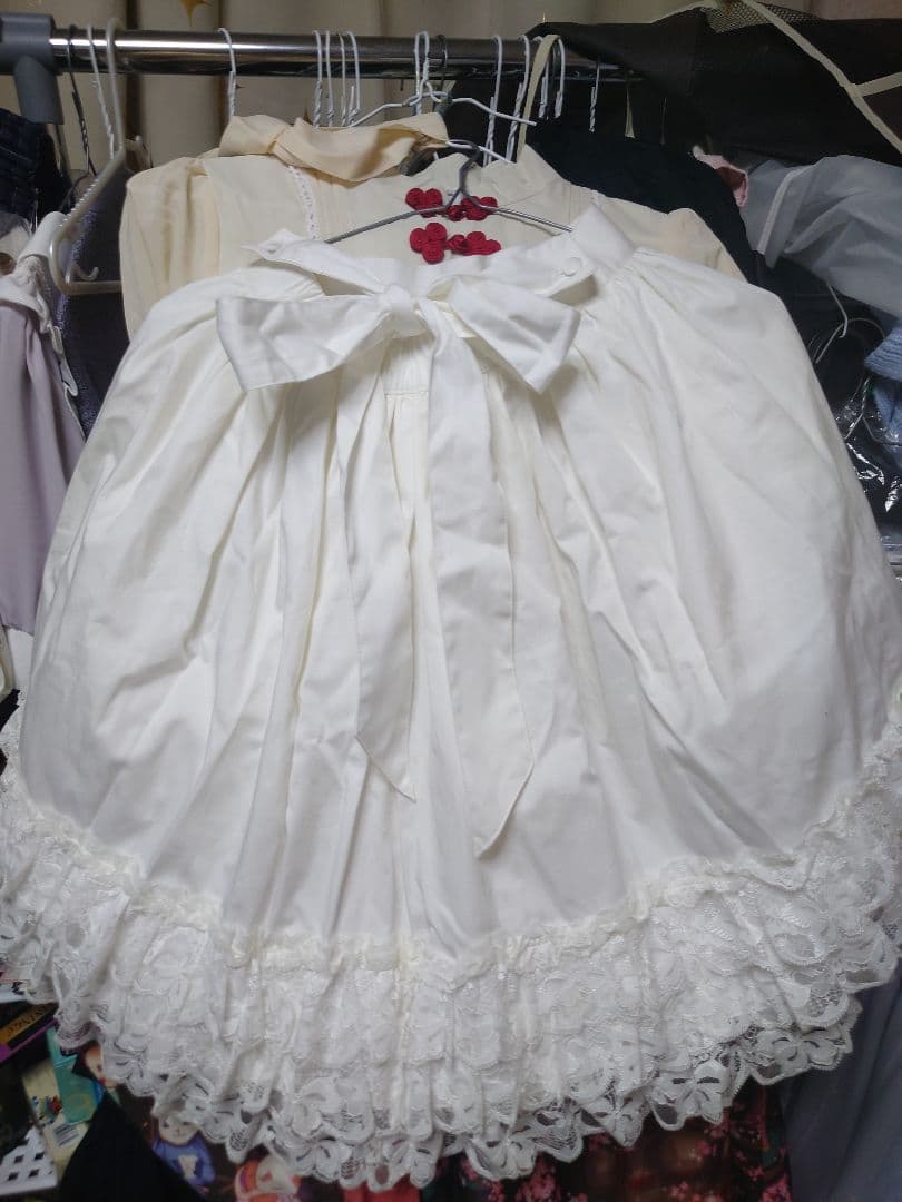 morphose 白 スカート