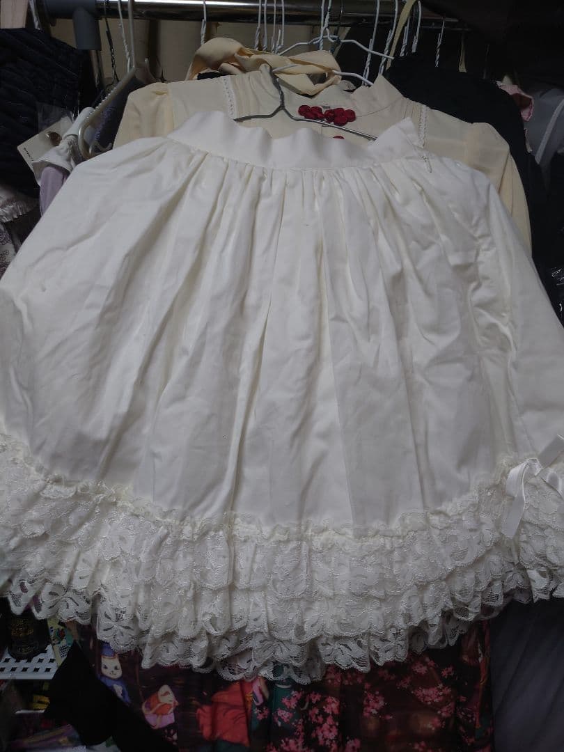 morphose 白 スカート