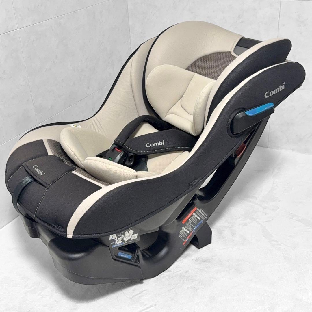 【美品】コンビマルゴットS 長く使えるチャイルドシート 新生児～7歳頃まで