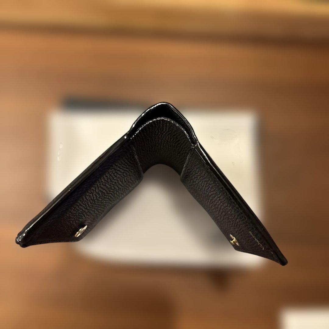 モリモツ　美品　ヴァレクストラ Valextra 小銭入れ付き財布６カード