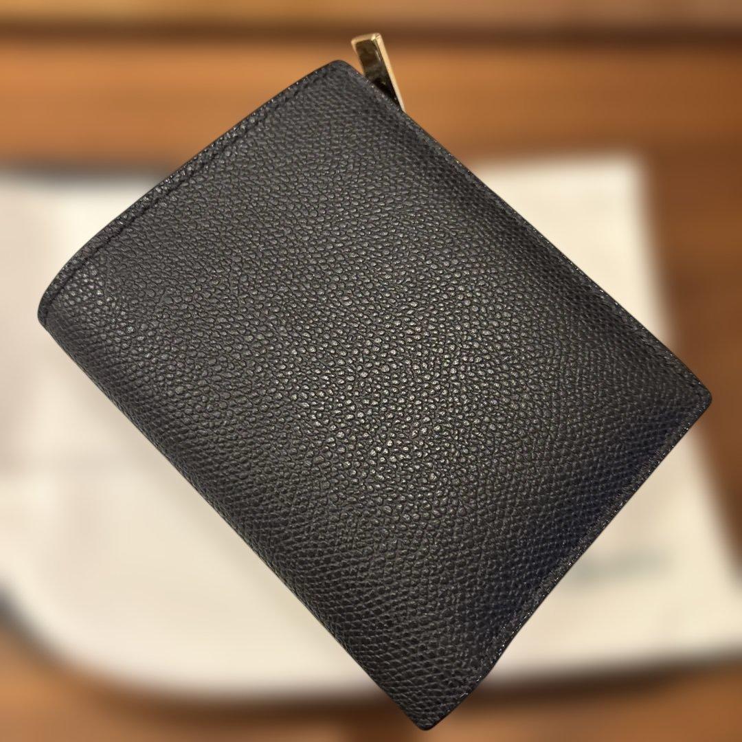 モリモツ　美品　ヴァレクストラ Valextra 小銭入れ付き財布６カード