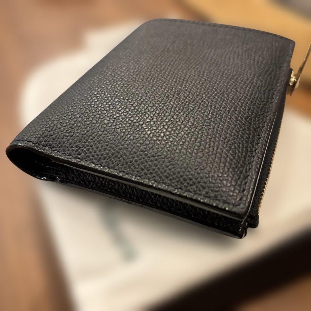 モリモツ　美品　ヴァレクストラ Valextra 小銭入れ付き財布６カード