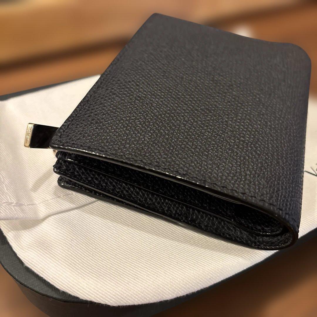 モリモツ　美品　ヴァレクストラ Valextra 小銭入れ付き財布６カード