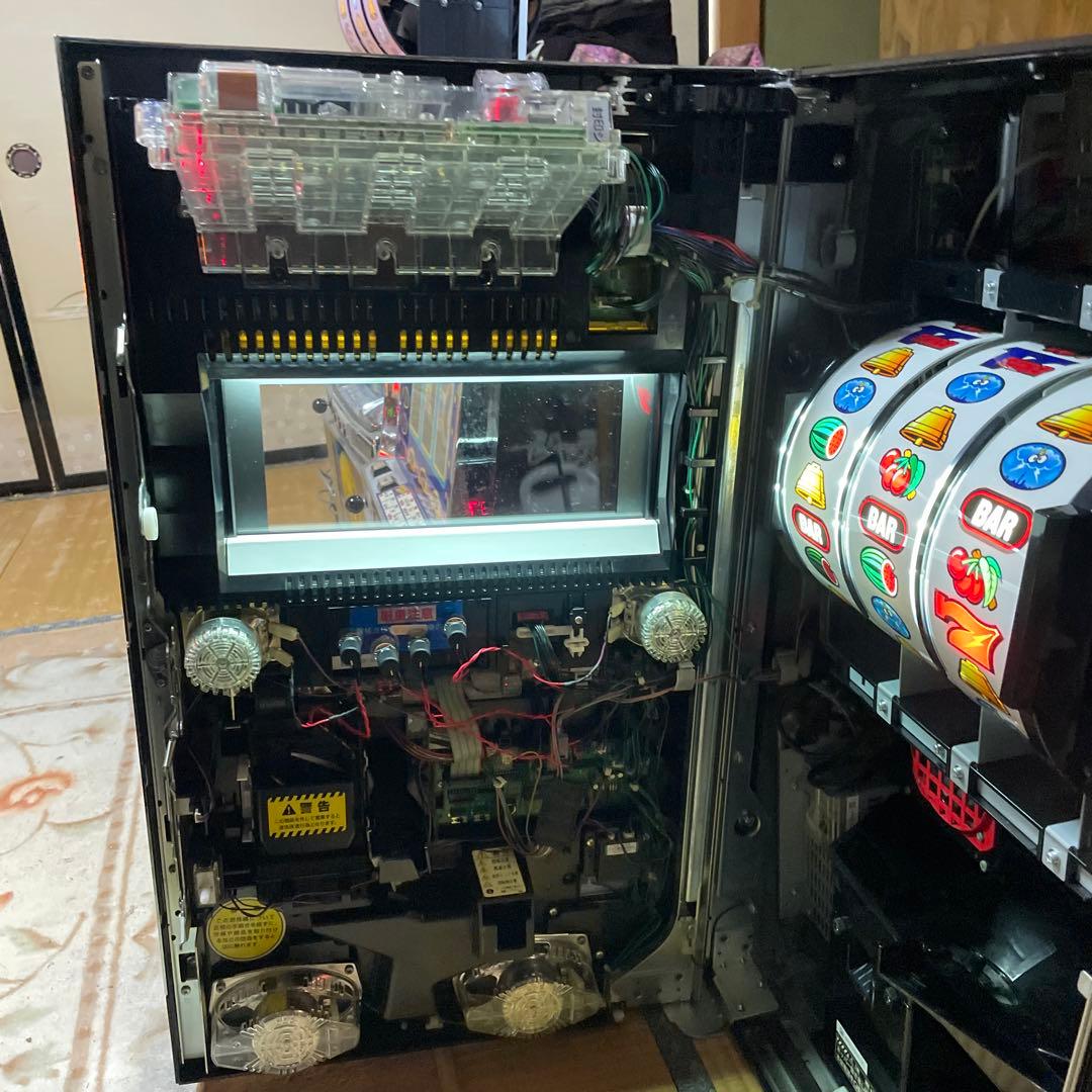 パチスロ　５号機　サンダーV　リボルト