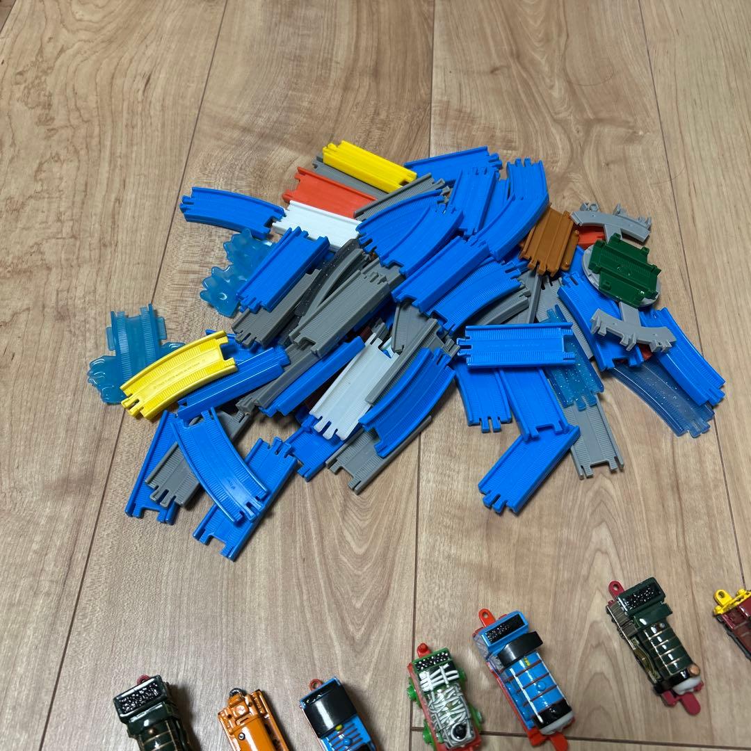 トーマス カプセルプラレール 約80個セット おまけレール付き