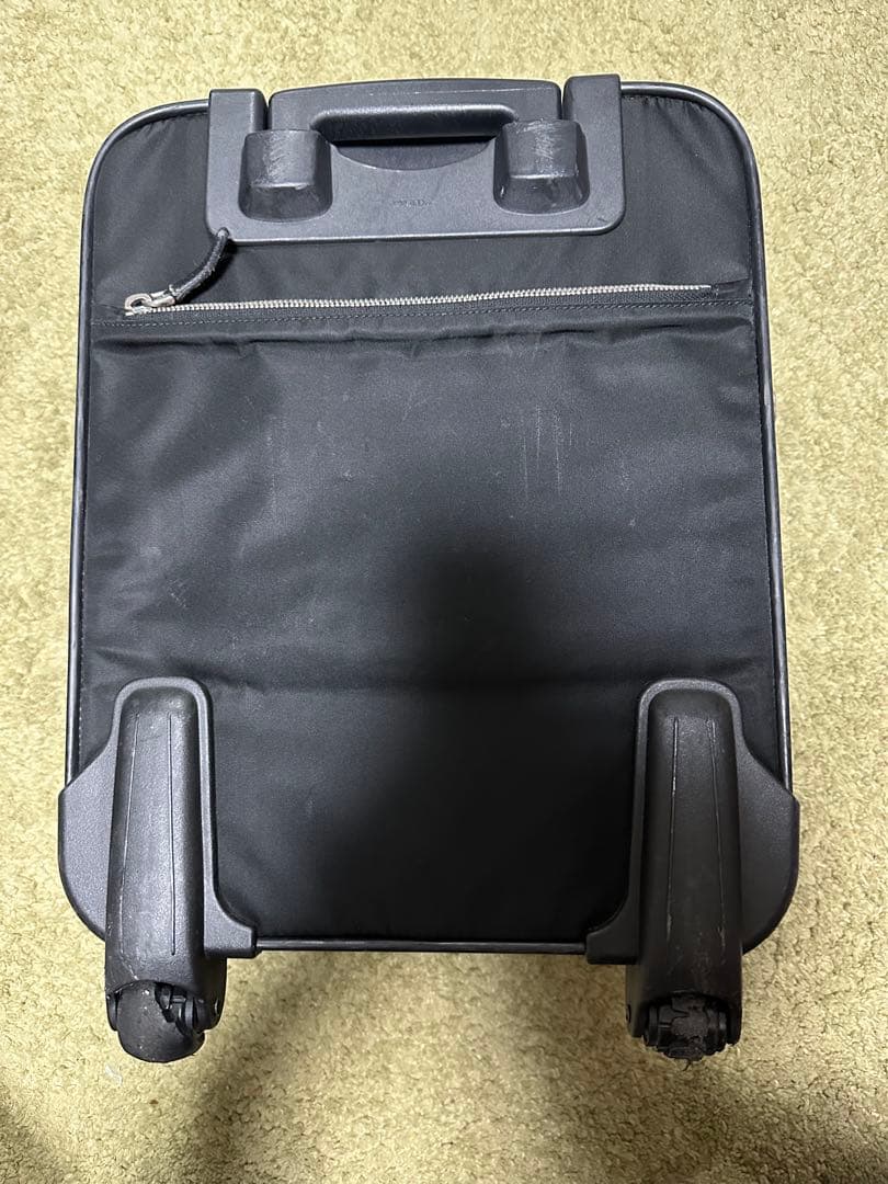PRADA キャリーケース