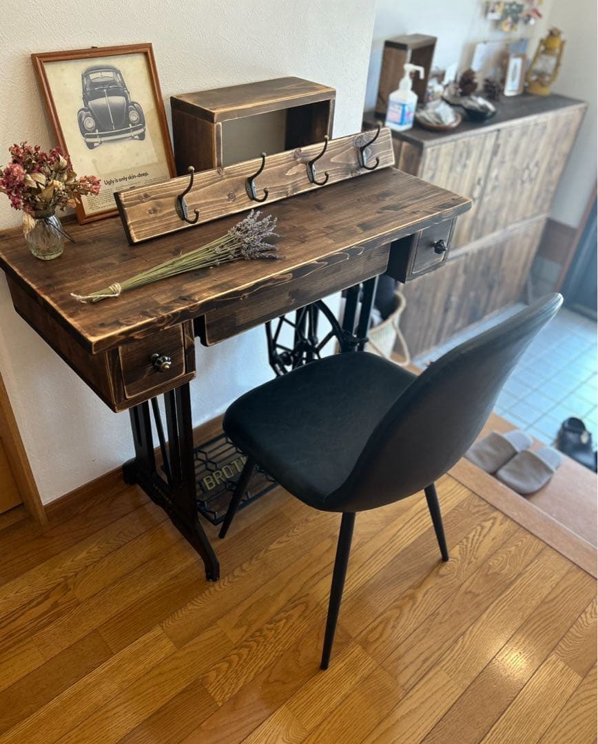 直接引き取りの場合お値下げ可　アンティークな ミシンテーブル　デスク ドレッサー