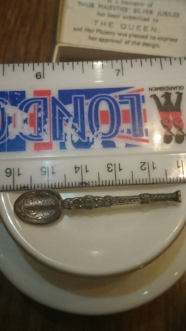 おまとめ購入歓迎、箱付き、ベビースプーンのブローチ、誕生祝い