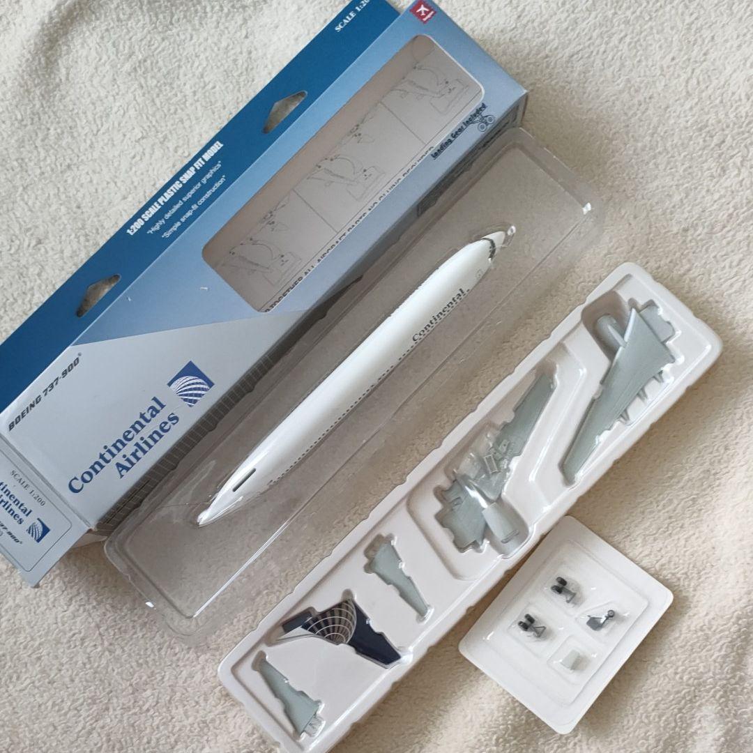 激レア品【未使用】コンチネンタル航空　1:200 737-900