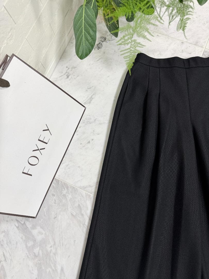 極美品★FOXEY/フォクシー アリーナキュロット ロゴ刺繍38 掲載商品