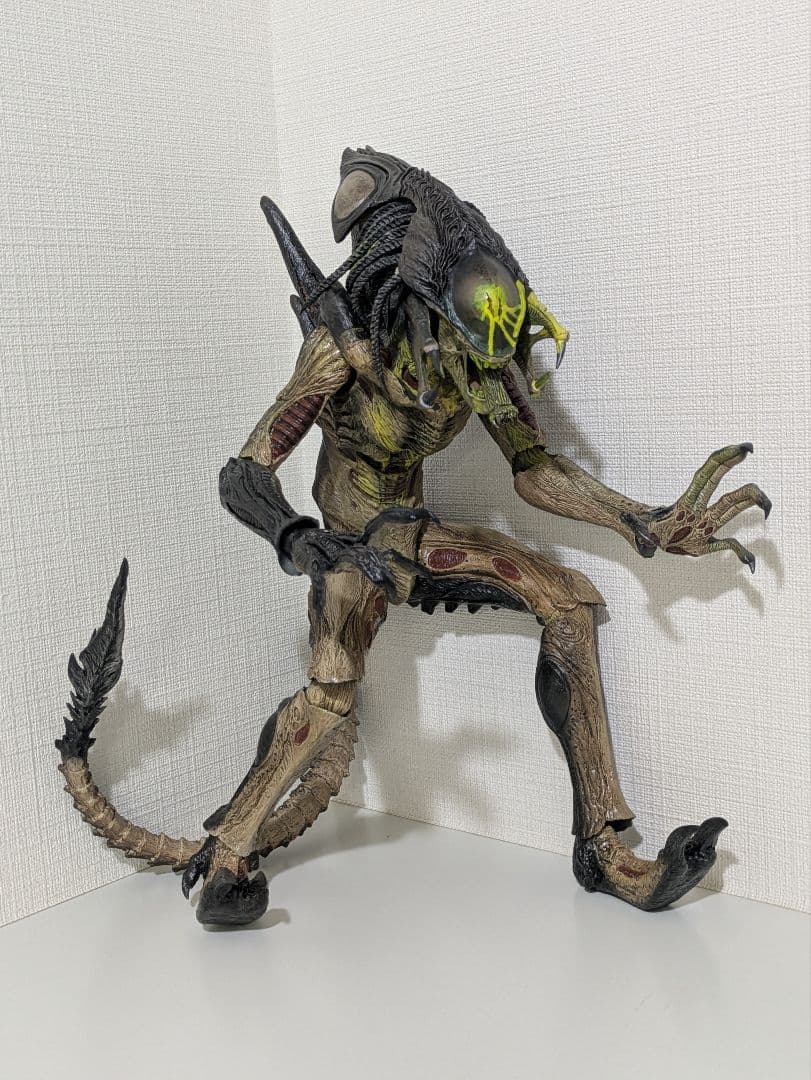 ホットトイズ　ムービー・マスターピース　プレデリアン（ダメージ版）