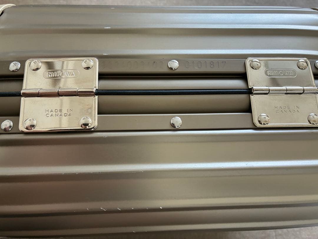 リモワ トパーズ チタニウム キャリー ケース 4輪 RIMOWA 機内持ち込み