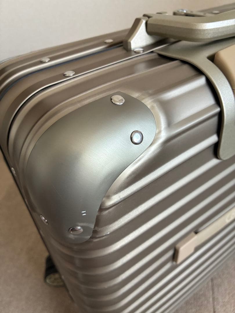 リモワ トパーズ チタニウム キャリー ケース 4輪 RIMOWA 機内持ち込み