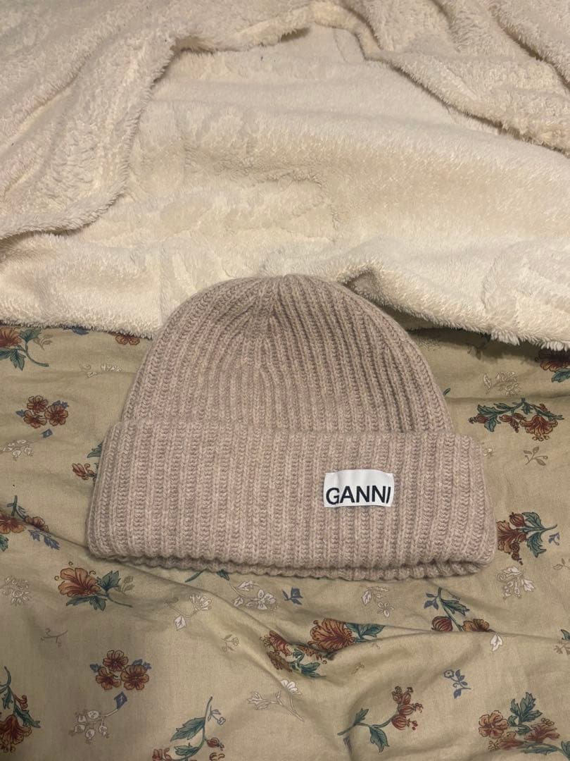 【roki様】GANNI ベージュ リブ編みニット帽