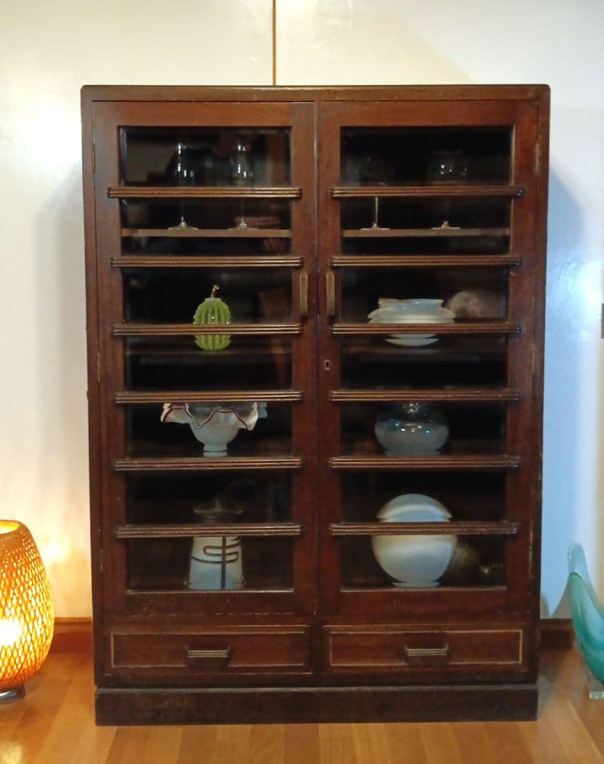 ガラス　キャビネット　本棚　箪笥　 サイドボード