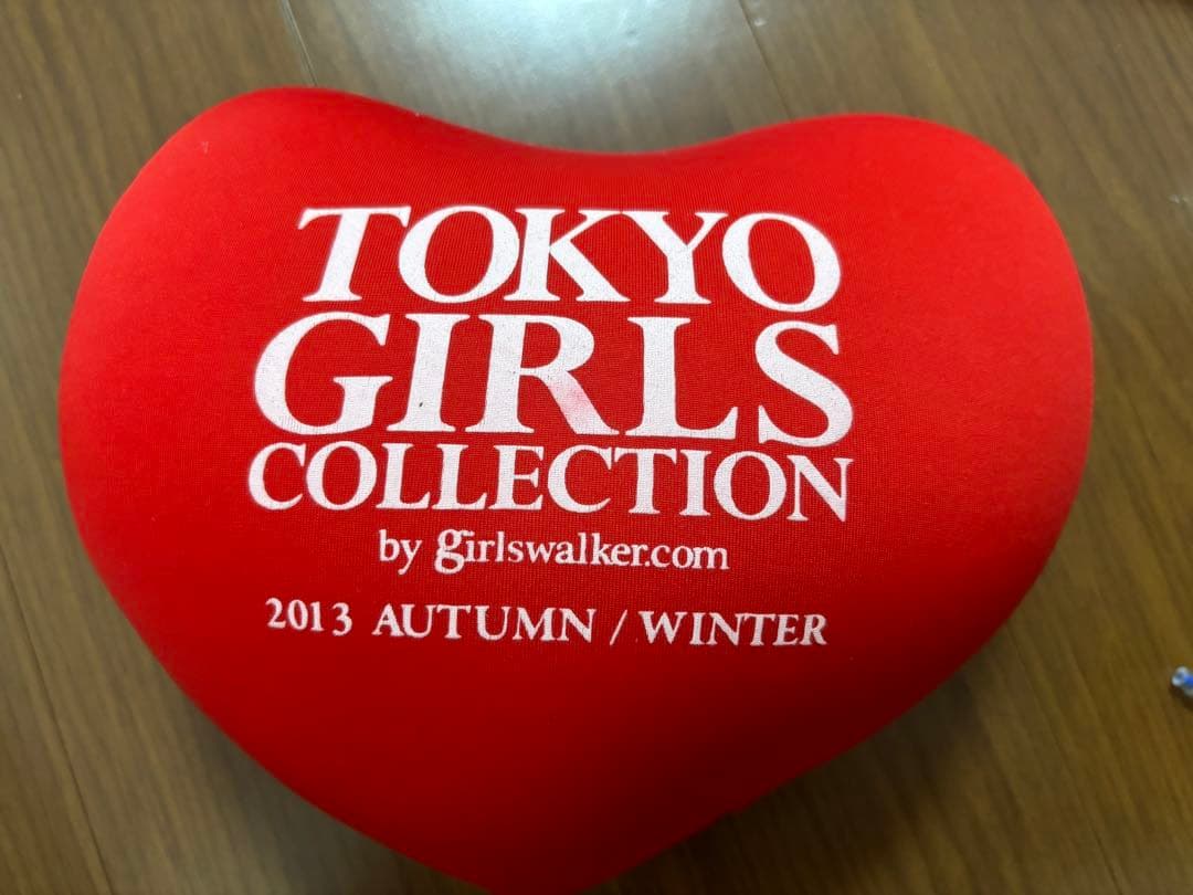 AAAサイン入り クッション