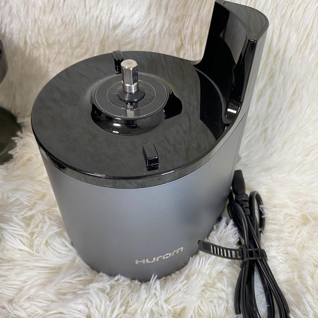 Hurom H2Y-UB17：高性能スロージューサー、シャドーブルー