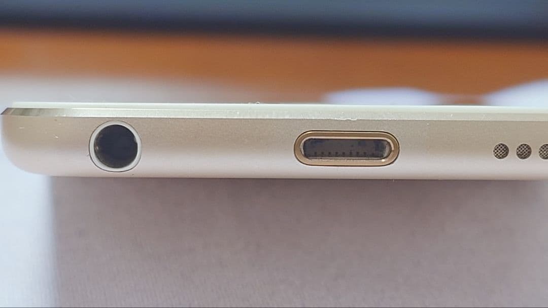 美品　Apple iPod Touch (第7世代) ゴールド 256GB