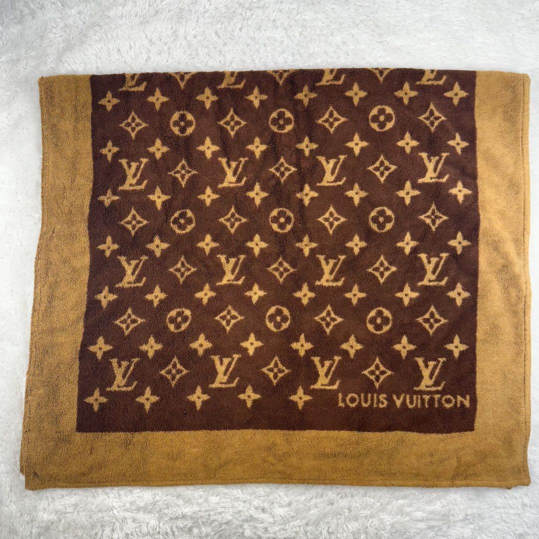 ルイヴィトン　モノグラム　ロゴ　バスタオル 総柄　ビーチタオル　茶色　膝掛け