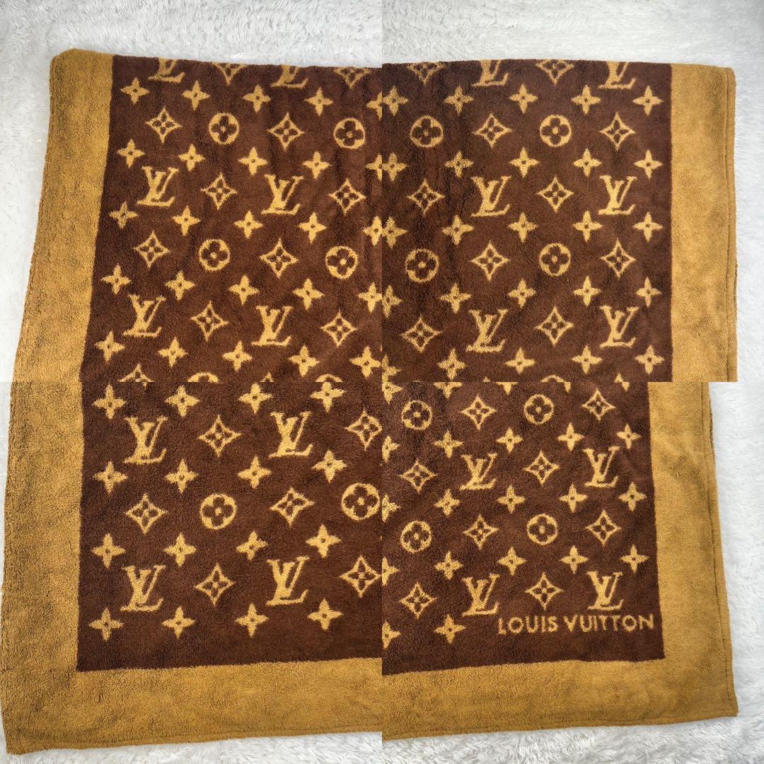 ルイヴィトン　モノグラム　ロゴ　バスタオル 総柄　ビーチタオル　茶色　膝掛け