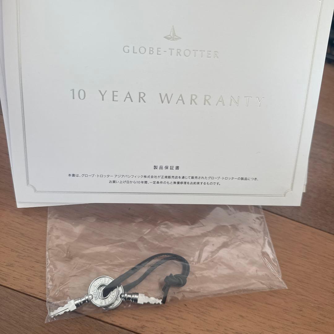 グローブトロッターブラックキャリーケース 2輪キャスター付き