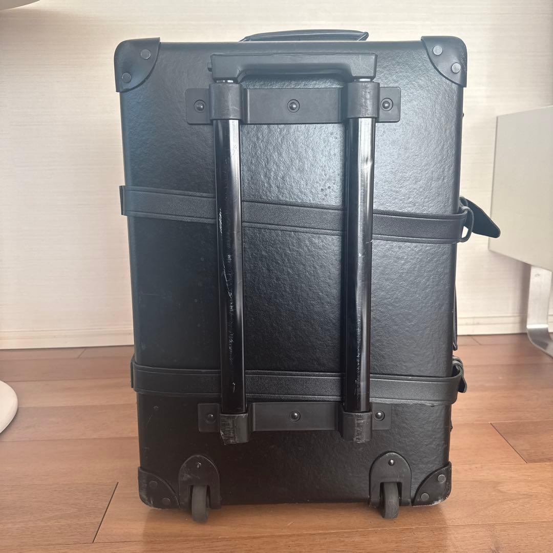 グローブトロッターブラックキャリーケース 2輪キャスター付き