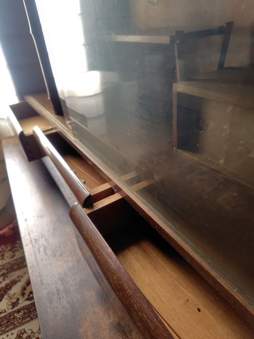 お値下げ！たのメル便【古道具】木製ガラスキャビネット 飾り棚 中型 昭和レトロ