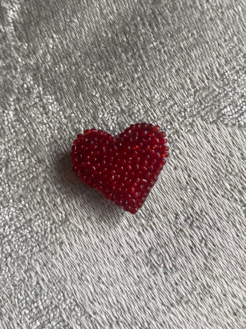 【ペパーミントヨーゼフ】オートクチュールビーズ刺繍　赤ハートピアス&PIN