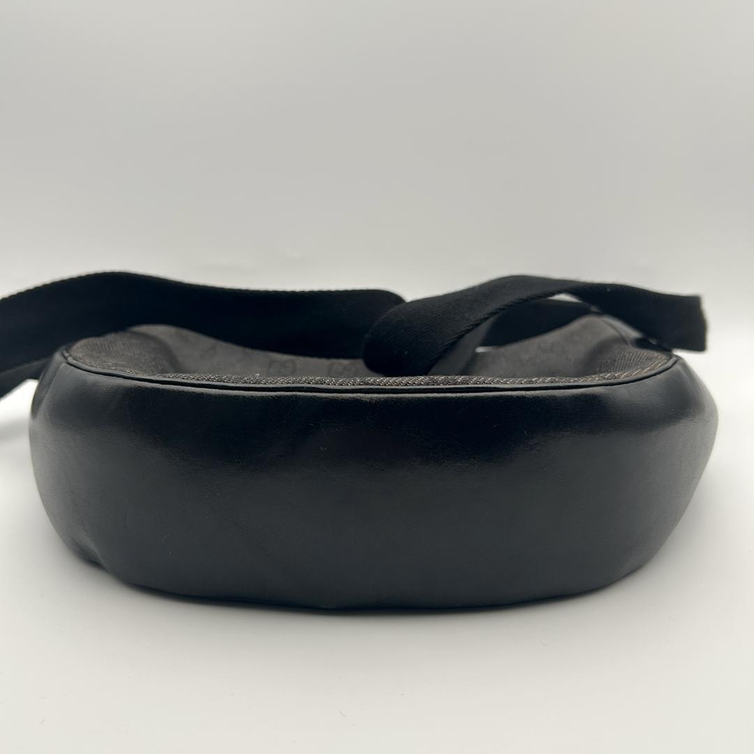 美品✨グッチ ハーフムーン ショルダーバッグ キャンバス GG ブラック レザー