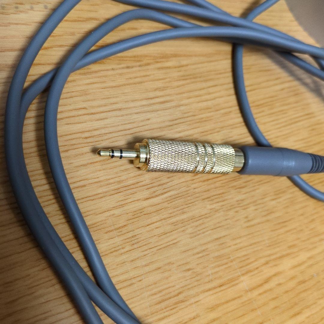 ヘッドホン AKG K701