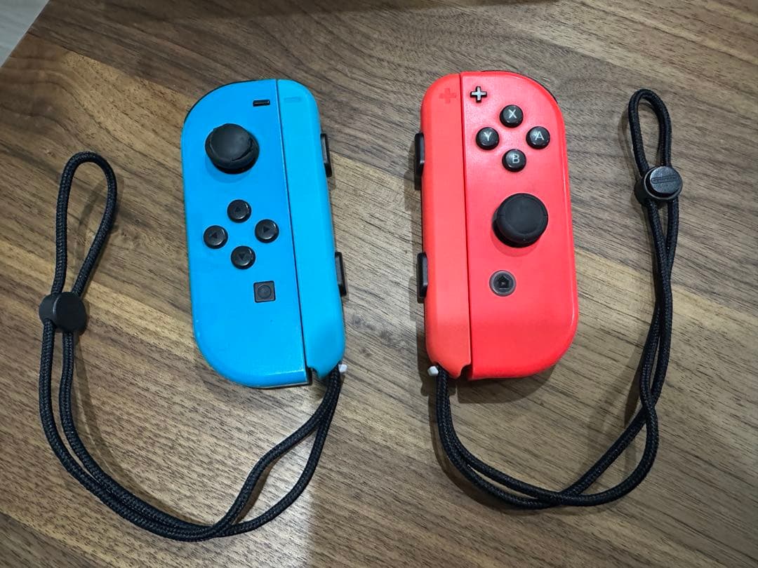 Nintendo Switch 本体 赤/青 Joy-Con付き　箱あり
