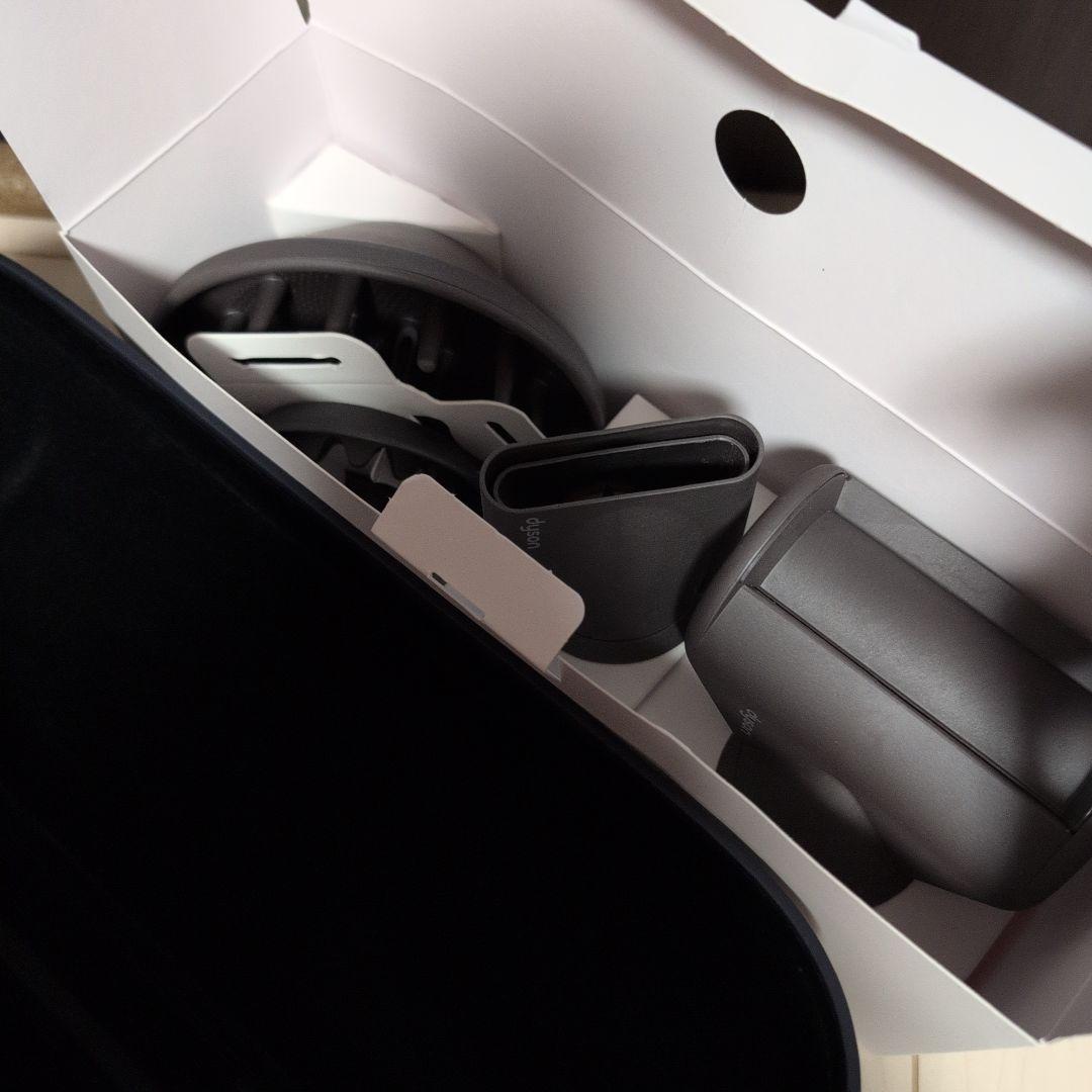 美品　ダイソン　ドライヤー　HD08ULFFFN アタッチメント未使用