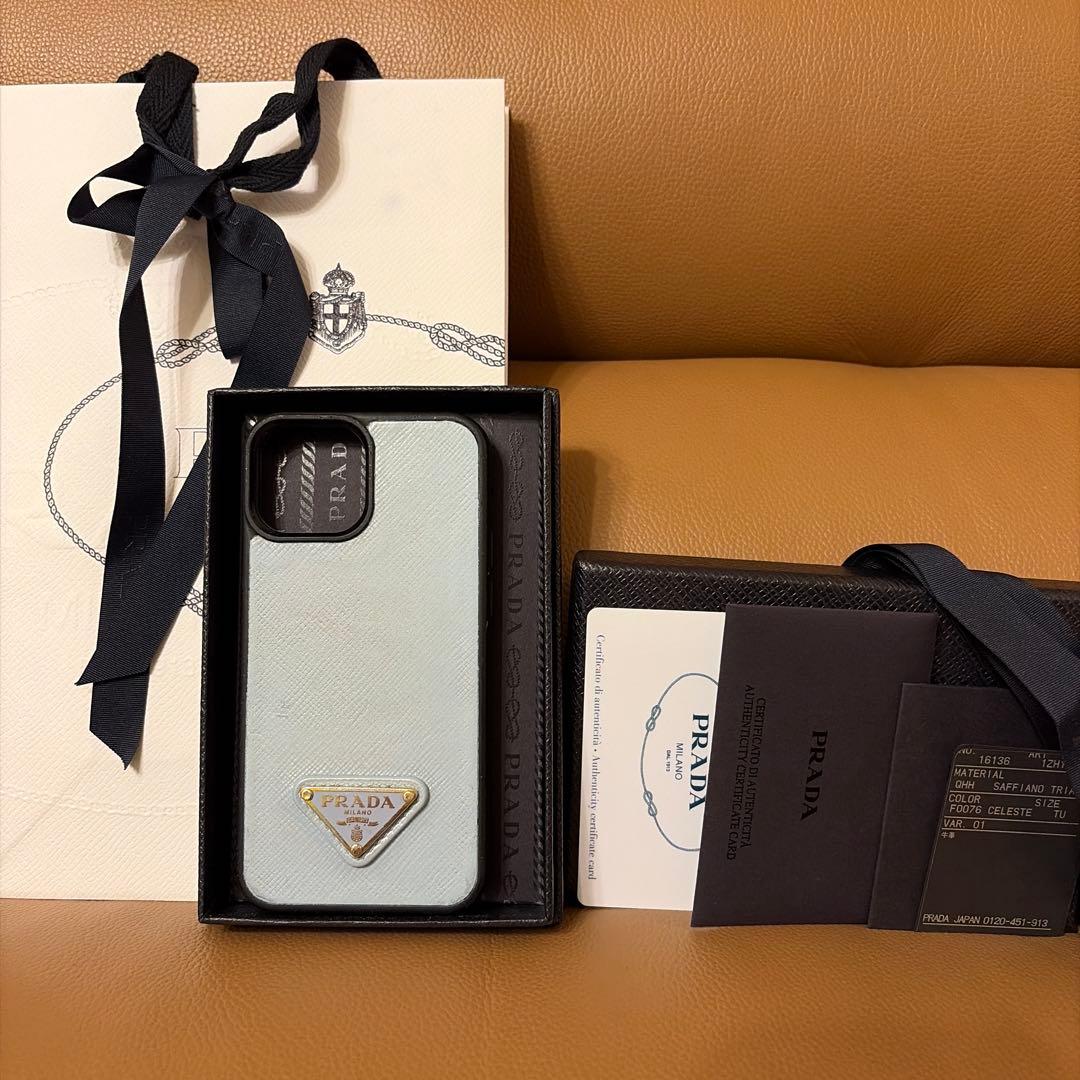 プラダ　iPhone13mini用カバー　水色　中古