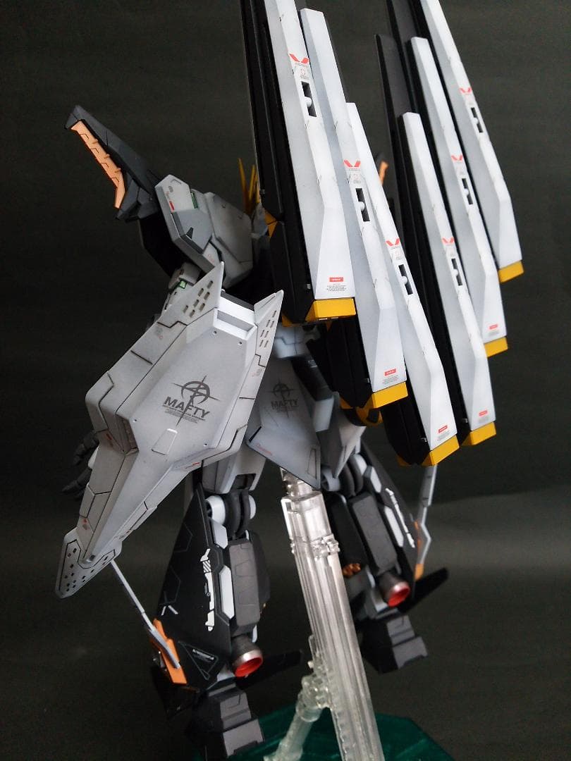 MG ニュークスィーガンダム  完成塗装品