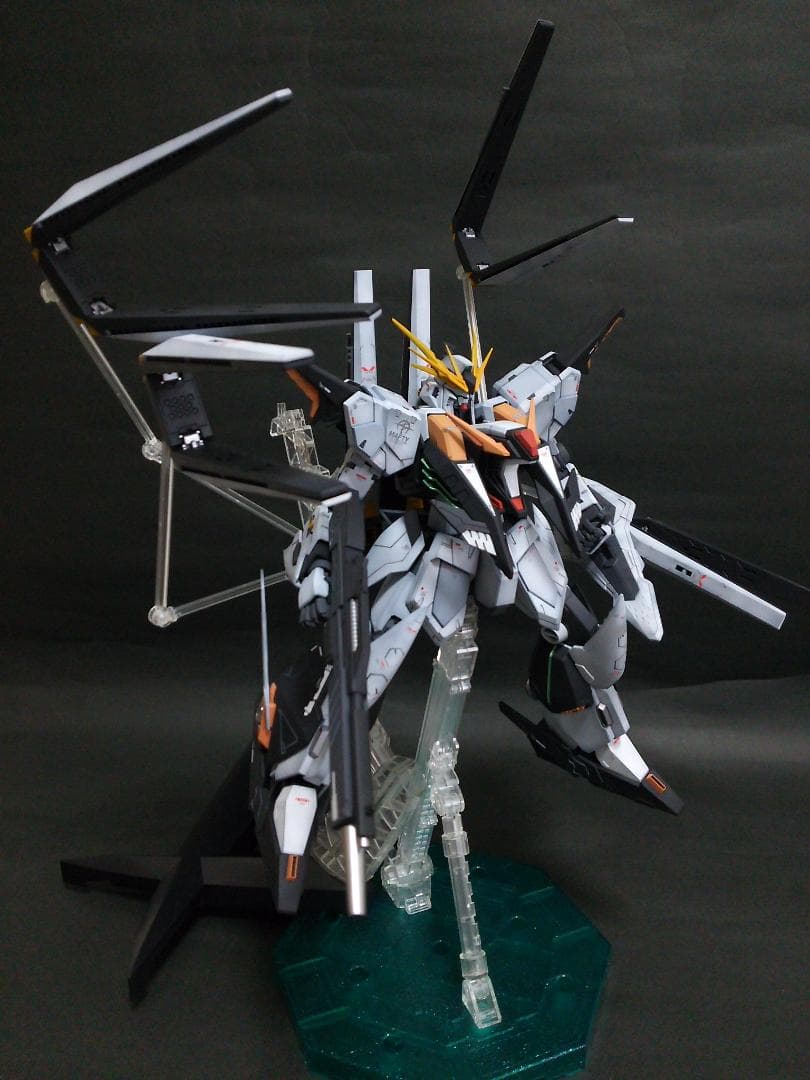 MG ニュークスィーガンダム  完成塗装品
