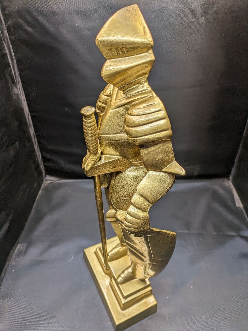 ☆b184、中世ヨーロッパ 西洋 騎士 ナイト 金属製 壁掛け オブジェ