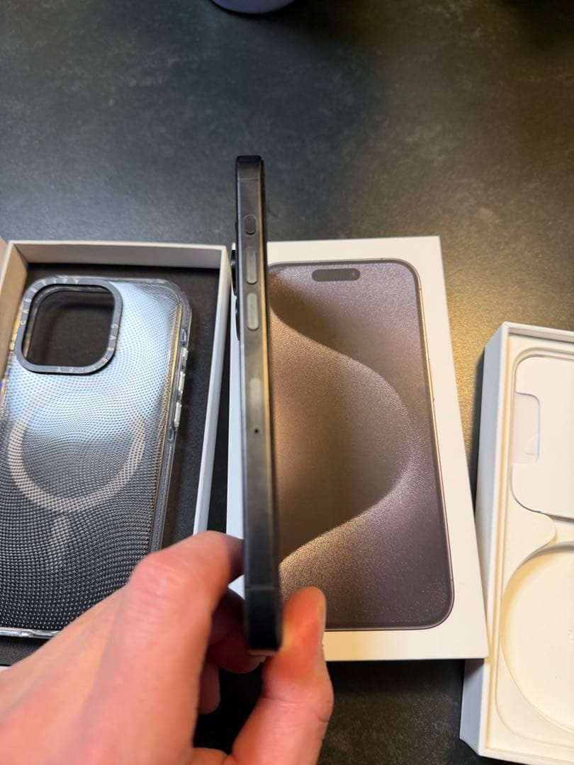 Apple iPhone 15Pro 本体