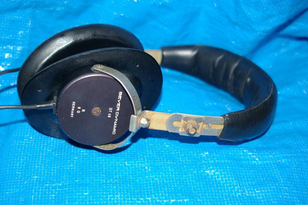 Beyerdynamic DT 48 ヘッドフォン中古難ありの出品です、